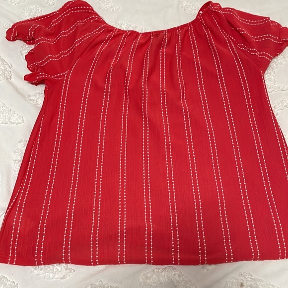 Red Top - Picture 6 of 7